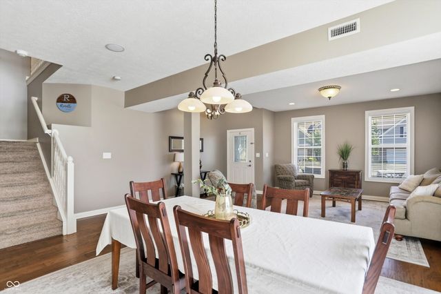 3374 Paisley Pointe, Whitestown, IN 46075