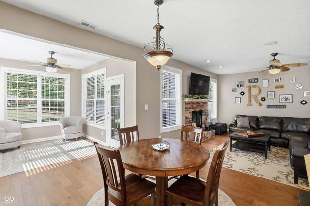 3374 Paisley Pointe, Whitestown, IN 46075