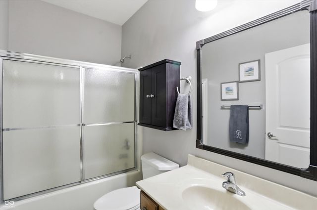 3374 Paisley Pointe, Whitestown, IN 46075