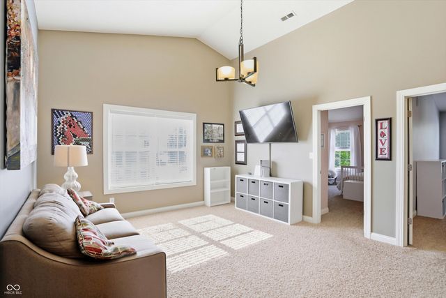 3374 Paisley Pointe, Whitestown, IN 46075