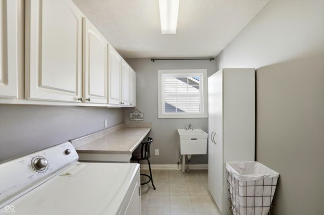 3374 Paisley Pointe, Whitestown, IN 46075