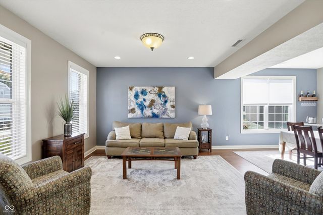 3374 Paisley Pointe, Whitestown, IN 46075