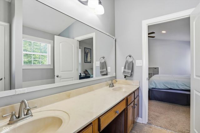 3374 Paisley Pointe, Whitestown, IN 46075