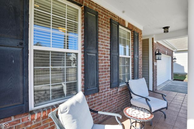 3374 Paisley Pointe, Whitestown, IN 46075