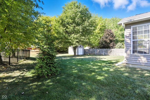 3374 Paisley Pointe, Whitestown, IN 46075