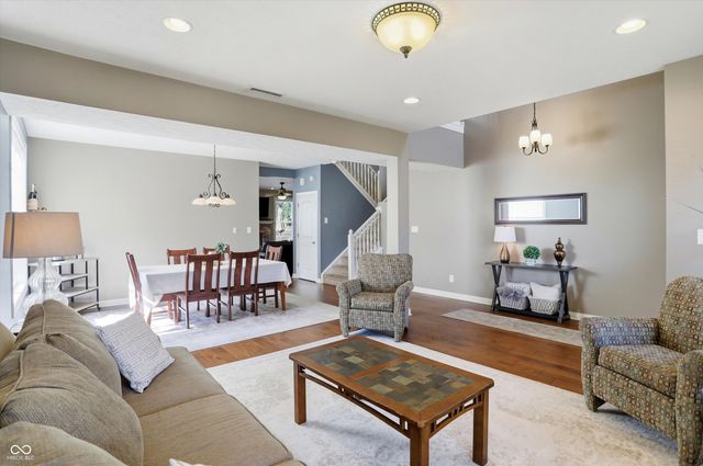 3374 Paisley Pointe, Whitestown, IN 46075