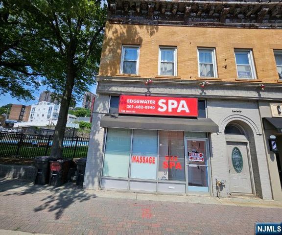 932-936 River Road, Edgewater, NJ 07020