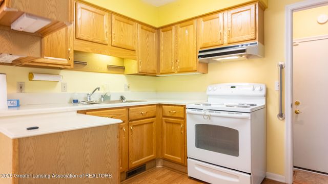 1500 Pierce Road, Lansing, MI 48910