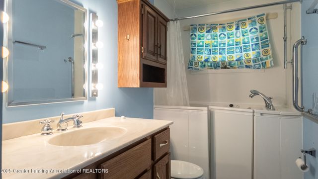 1500 Pierce Road, Lansing, MI 48910