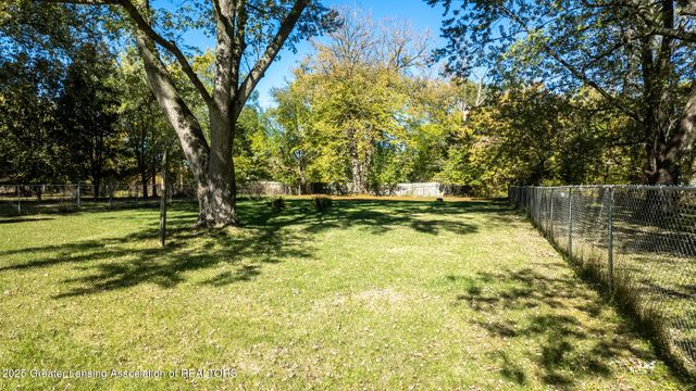 1500 Pierce Road, Lansing, MI 48910