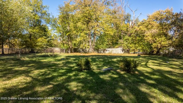 1500 Pierce Road, Lansing, MI 48910