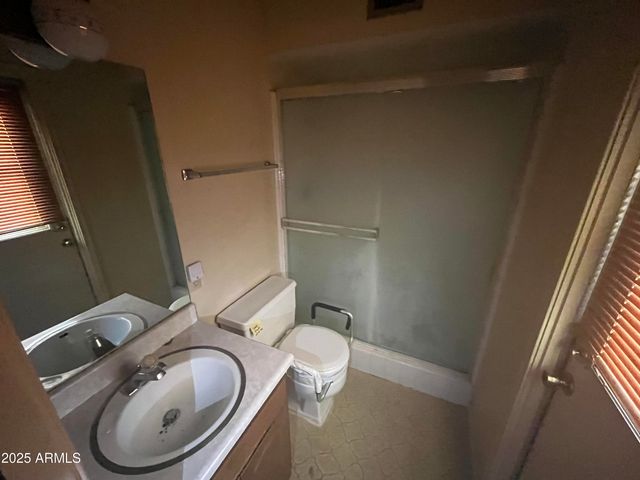 709 N LINDEN Circle, Mesa, AZ 85203