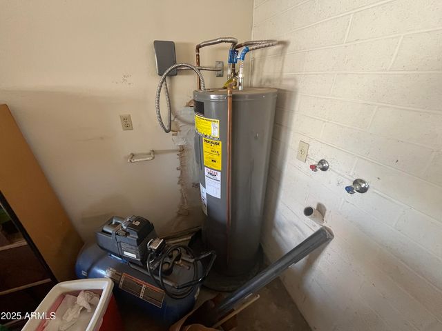 709 N LINDEN Circle, Mesa, AZ 85203