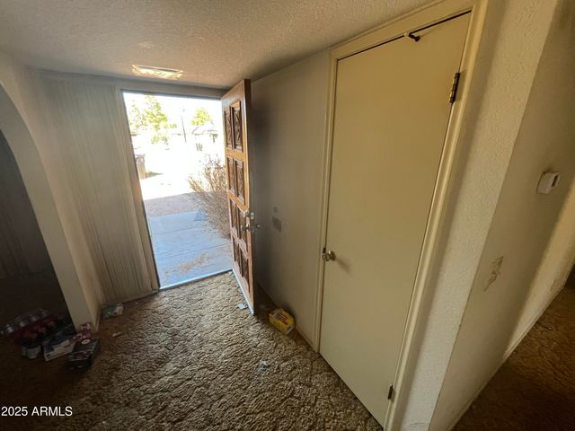 709 N LINDEN Circle, Mesa, AZ 85203