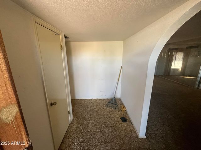 709 N LINDEN Circle, Mesa, AZ 85203