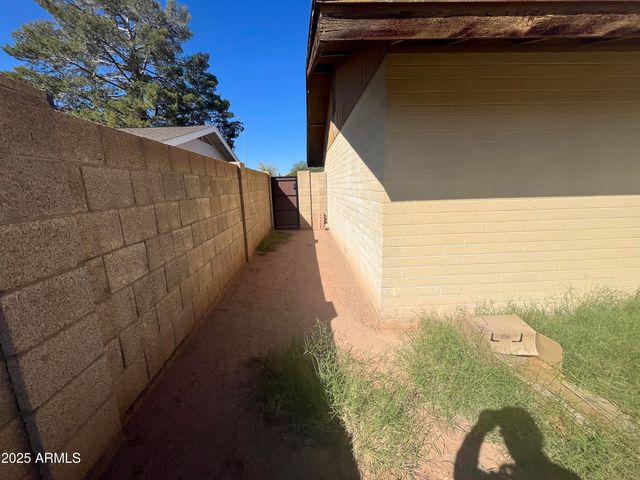 709 N LINDEN Circle, Mesa, AZ 85203