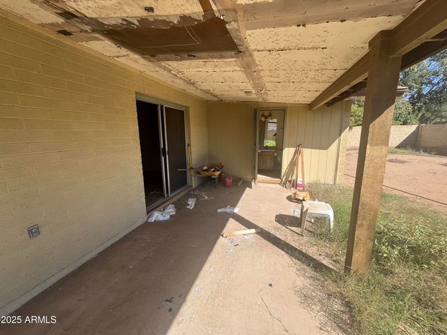 709 N LINDEN Circle, Mesa, AZ 85203