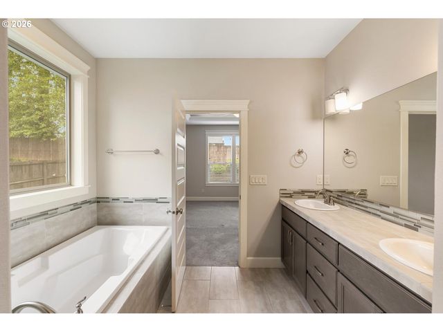 11901 Ne 56TH Ave, Vancouver, WA 98686