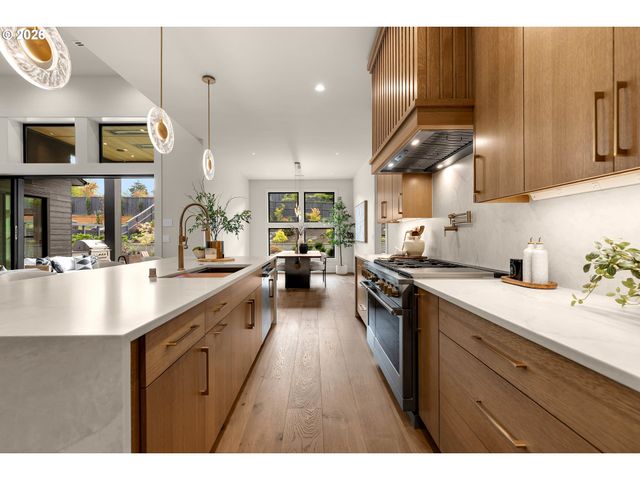 1905 Nw 123RD St, Vancouver, WA 98685