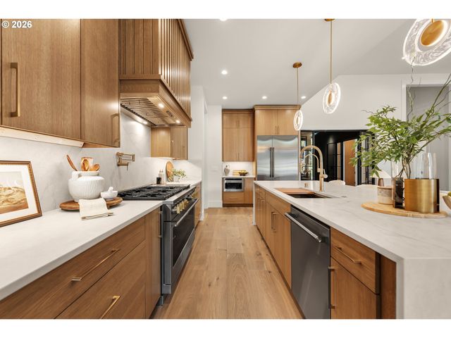 1905 Nw 123RD St, Vancouver, WA 98685