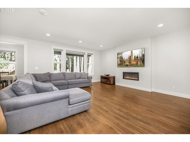 15937 Se CHERRY BLOSSOM Way, Happy Valley, OR 97015