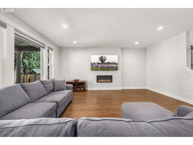 15937 Se CHERRY BLOSSOM Way, Happy Valley, OR 97015
