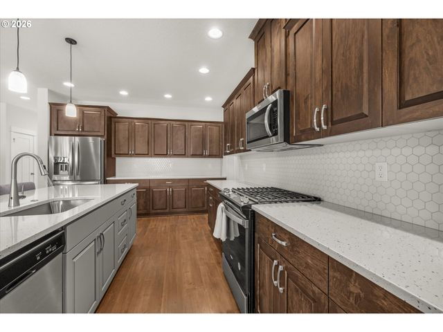 15937 Se CHERRY BLOSSOM Way, Happy Valley, OR 97015