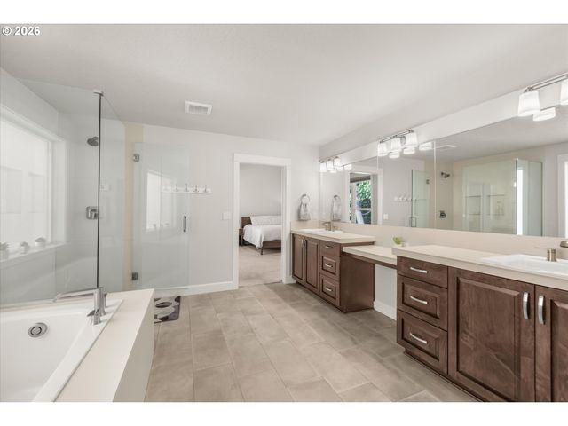 15937 Se CHERRY BLOSSOM Way, Happy Valley, OR 97015