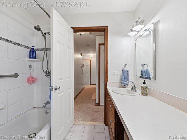 40368 Village Wood Road, Novi, MI 48375