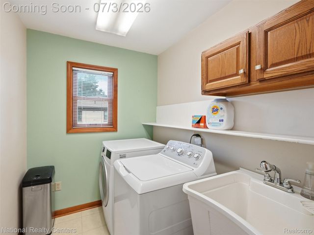 40368 Village Wood Road, Novi, MI 48375