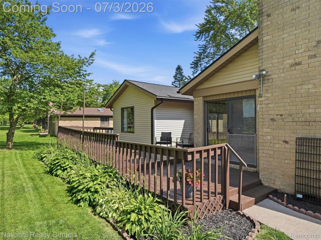 40368 Village Wood Road, Novi, MI 48375