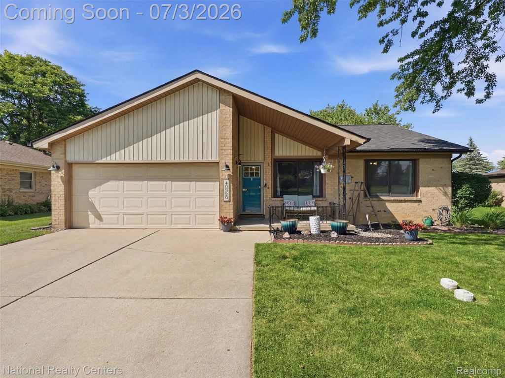 40368 Village Wood Road, Novi, MI 48375
