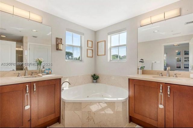 118 Zamora Ave 307, Coral Gables, FL 33134