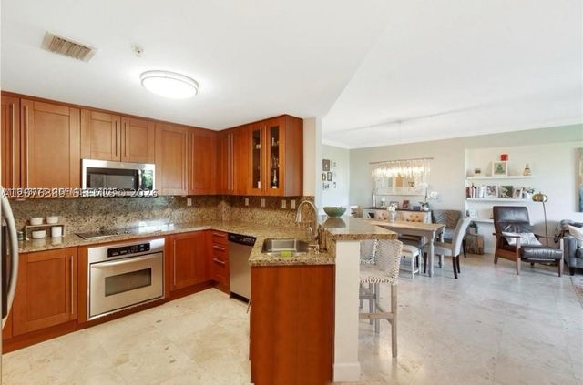 118 Zamora Ave 307, Coral Gables, FL 33134