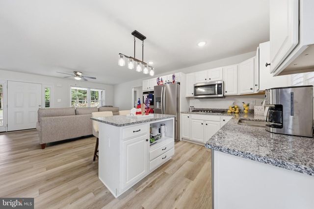 1063 WHITMER RD, Shenandoah Junction, WV 25442