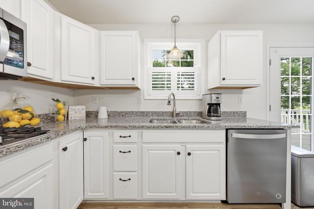 1063 WHITMER RD, Shenandoah Junction, WV 25442