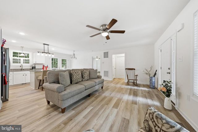 1063 WHITMER RD, Shenandoah Junction, WV 25442