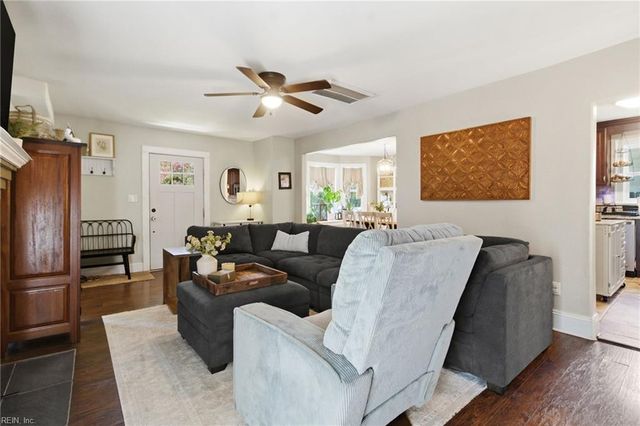 1421 Stewart ST, Chesapeake, VA 23324
