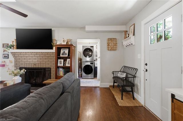 1421 Stewart ST, Chesapeake, VA 23324