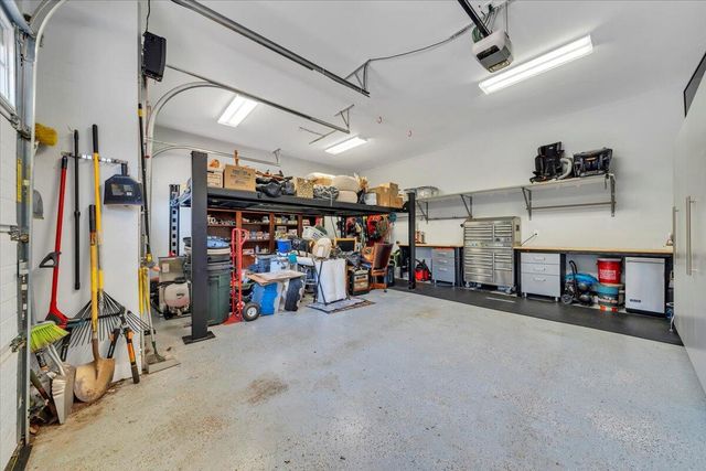 136 Village LN, Moneta, VA 24121