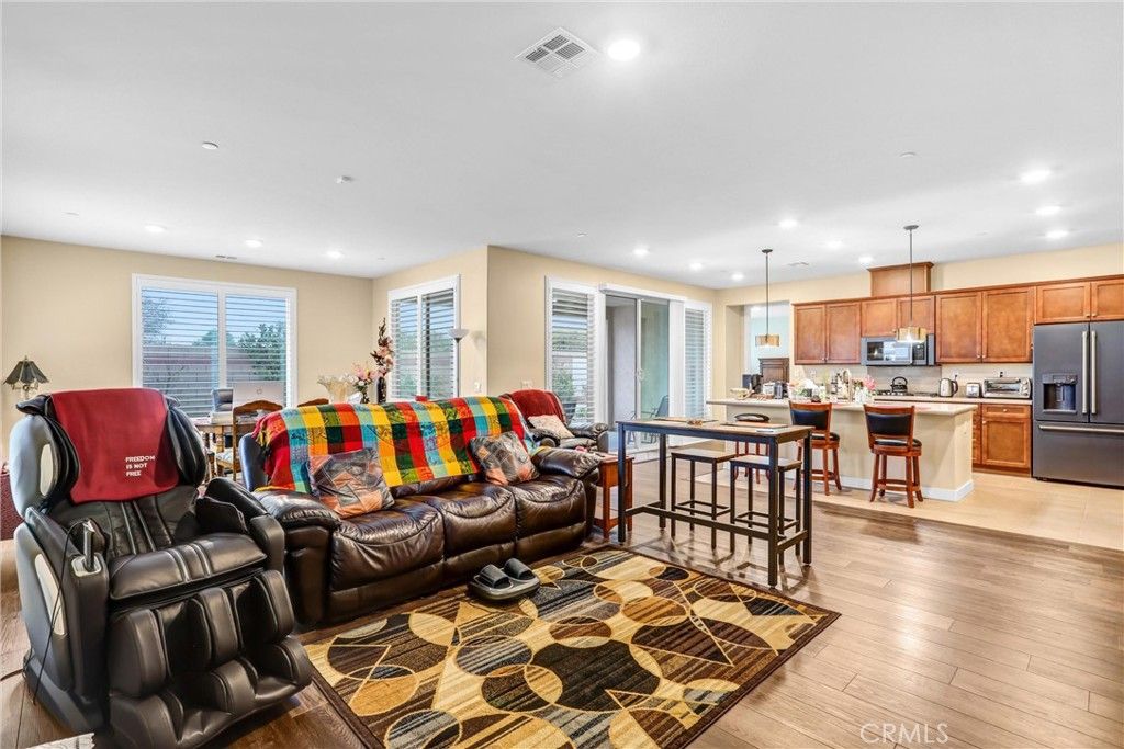 Image 5 of property listing at 1587 Milky, Beaumont, CA 92223