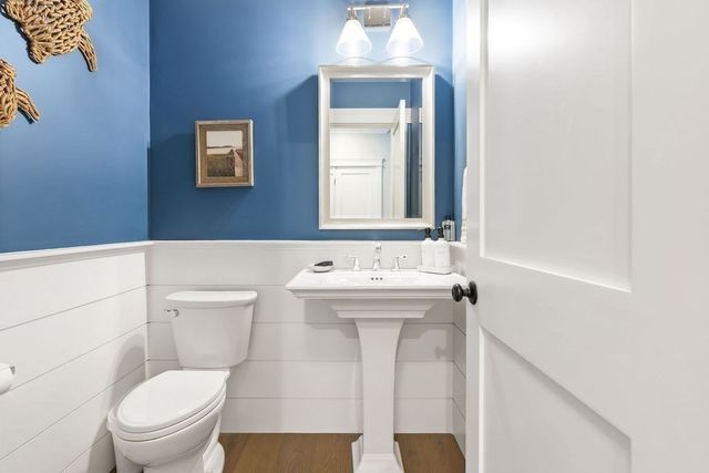 26 Southfield Ln 26, Sherborn, MA 01770