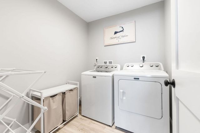 26 Southfield Ln 26, Sherborn, MA 01770