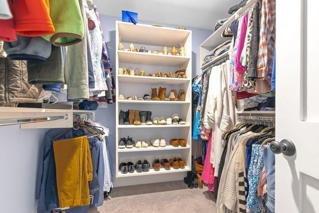 26 Southfield Ln 26, Sherborn, MA 01770