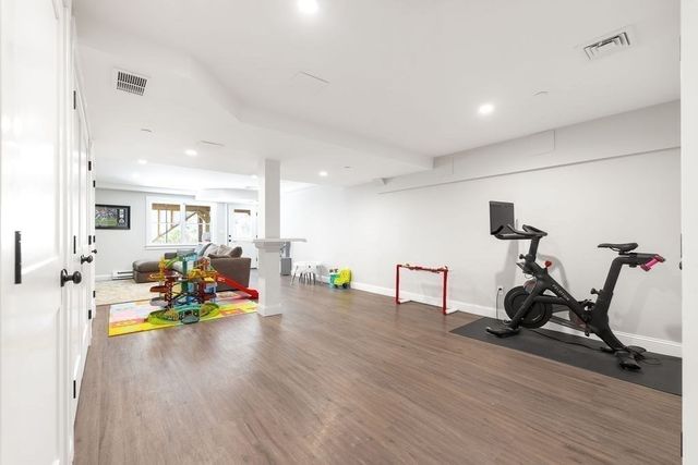 26 Southfield Ln 26, Sherborn, MA 01770