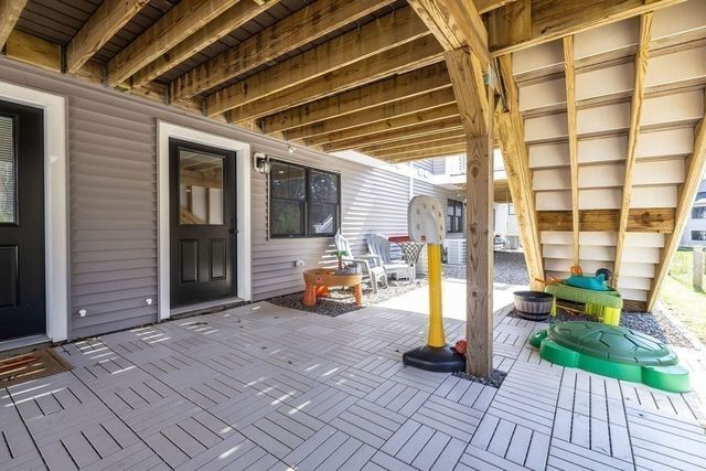 26 Southfield Ln 26, Sherborn, MA 01770