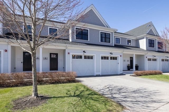 26 Southfield Ln 26, Sherborn, MA 01770