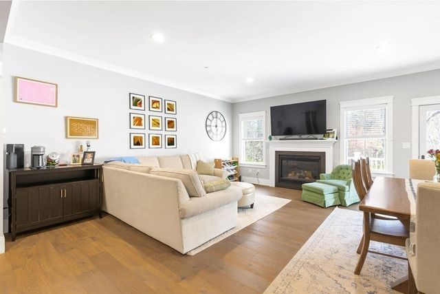 26 Southfield Ln 26, Sherborn, MA 01770