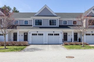 26 Southfield Ln 26, Sherborn, MA 01770