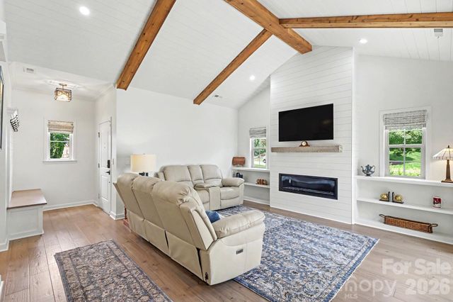4759 Polo Gate Boulevard, Charlotte, NC 28216